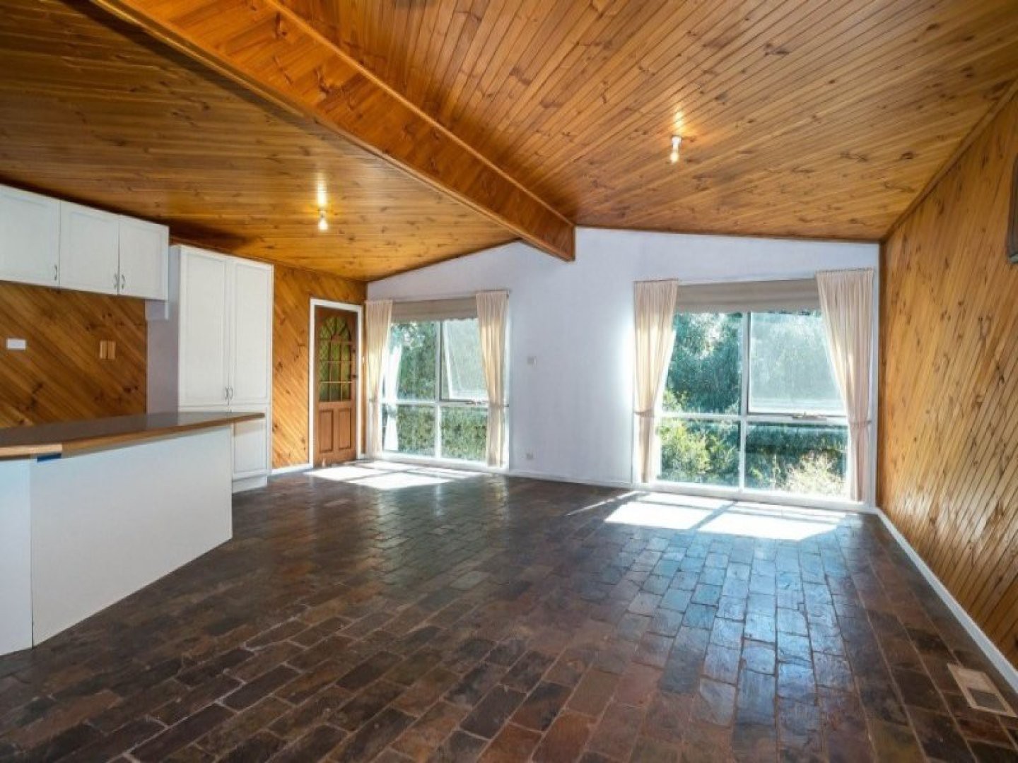 7 Florence Avenue, Emerald, VIC 3782 - Thumbnail 1 - 24/05/2019