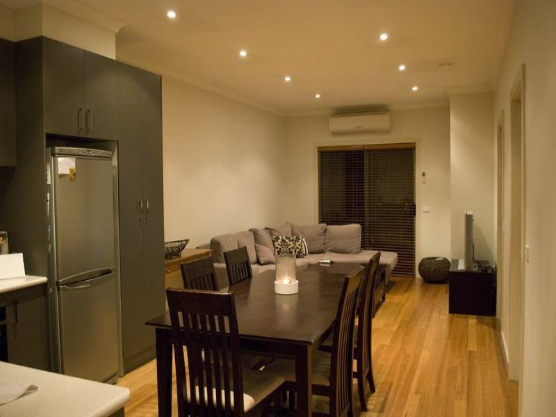 3/8 White Street, Reservoir, VIC 3073 - Thumbnail 2 - 24/05/2019