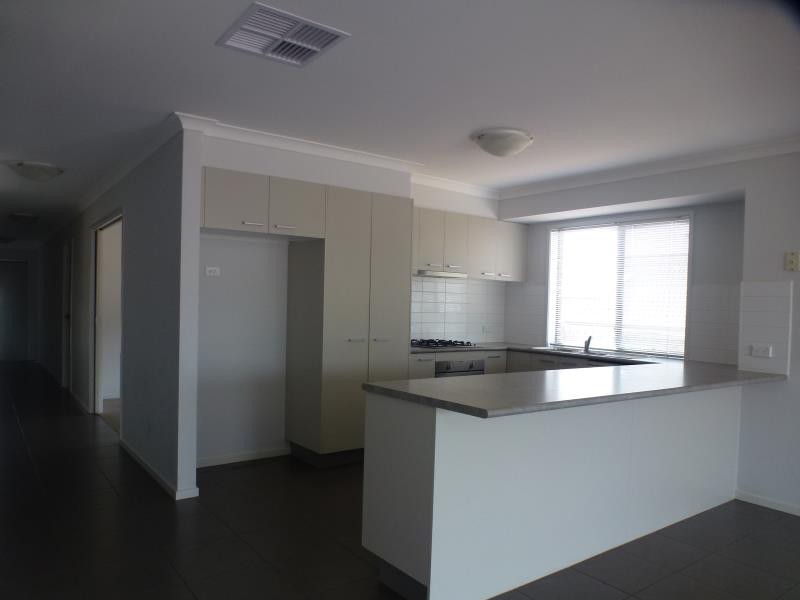 4 Raine Court, Sunbury, VIC 3429 - Thumbnail 2 - 24/05/2019