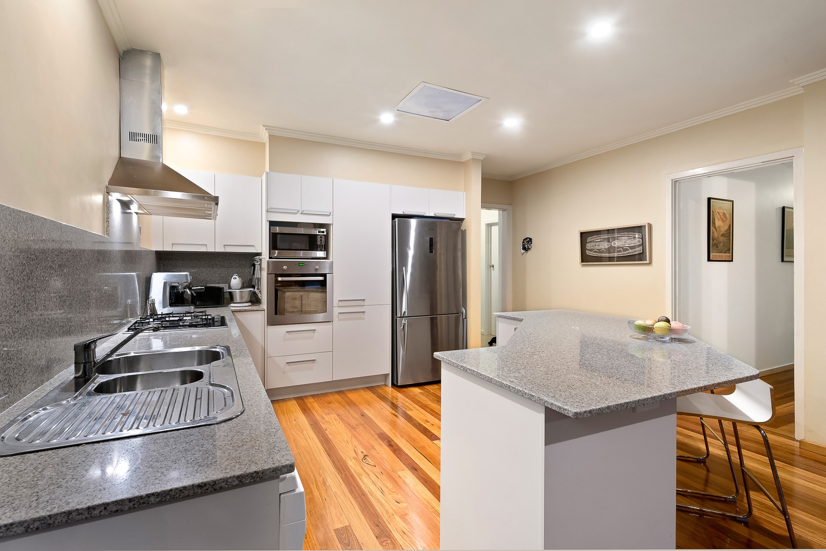 21 Soderlund Drive, Doncaster, VIC 3108, Doncaster - Thumbnail 3