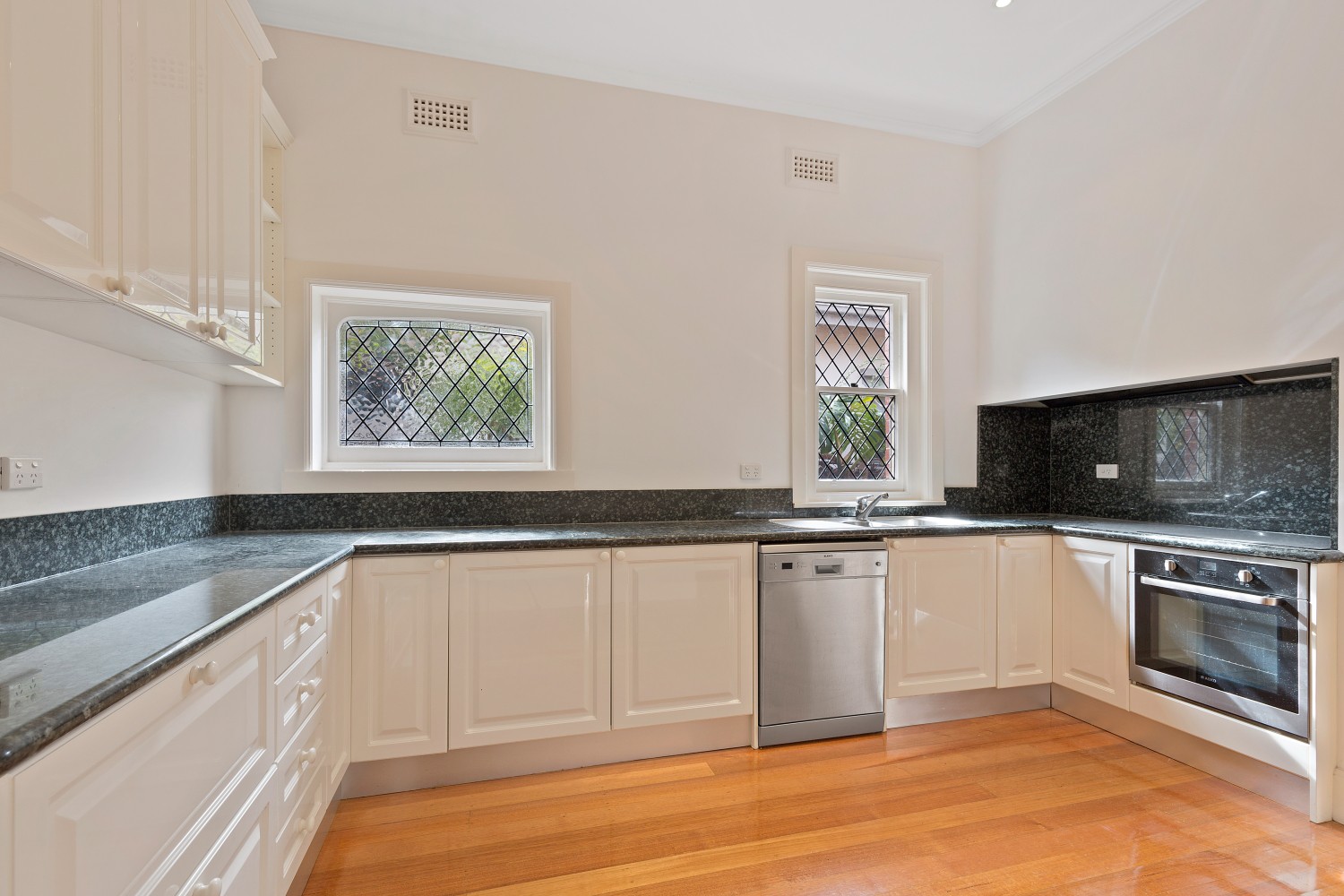 35 Fairmont Avenue, Camberwell, VIC 3124 - Thumbnail 1 - 24/05/2019