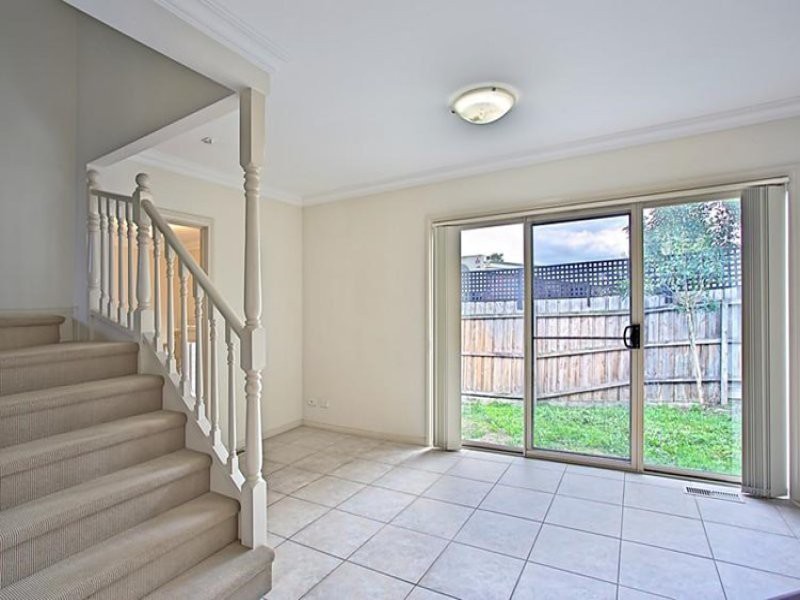 2/8 Railway Road, Briar Hill, VIC 3088 - Thumbnail 2 - 24/05/2019