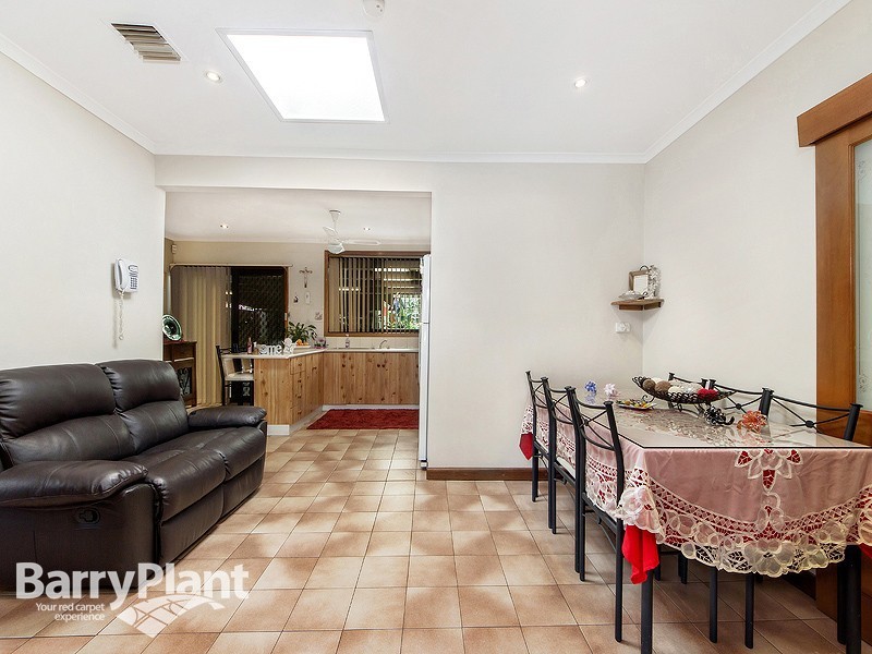38 Andrew Road, St Albans, VIC 3021 - Thumbnail 2 - 24/05/2019