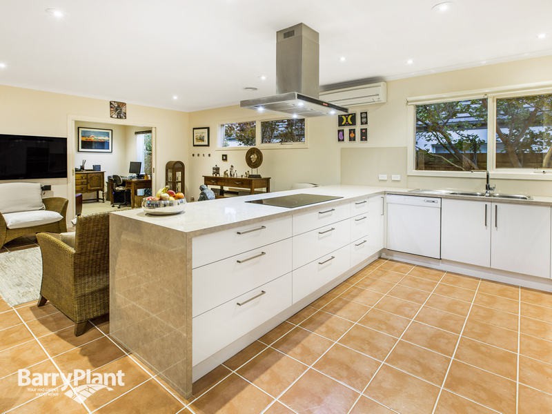 8 Parkhurst Street, Mornington, VIC 3931 - Thumbnail 2 - 19/05/2019