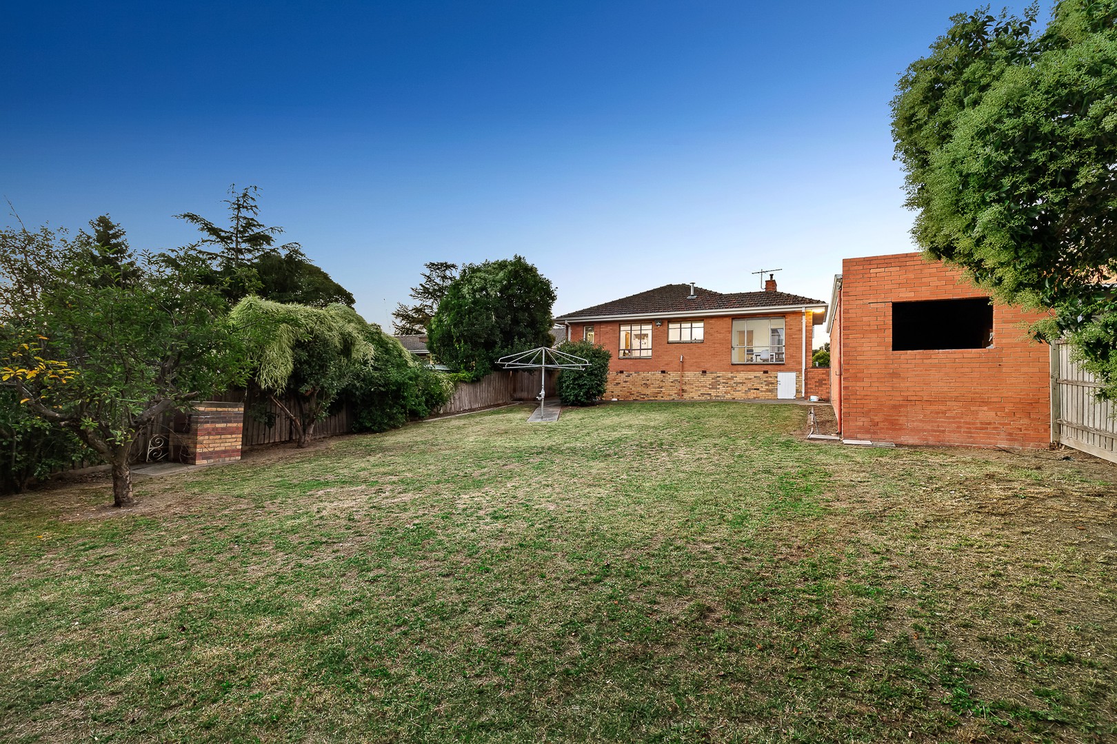 9 Arthur Street, Doncaster, VIC 3108 - Thumbnail 2 - 19/05/2019