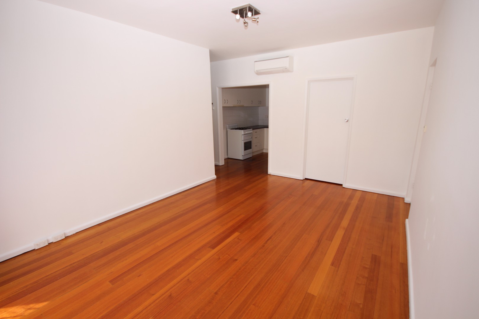 3/2 Pevensey Street, Geelong, VIC 3220 - Thumbnail 2 - 24/05/2019