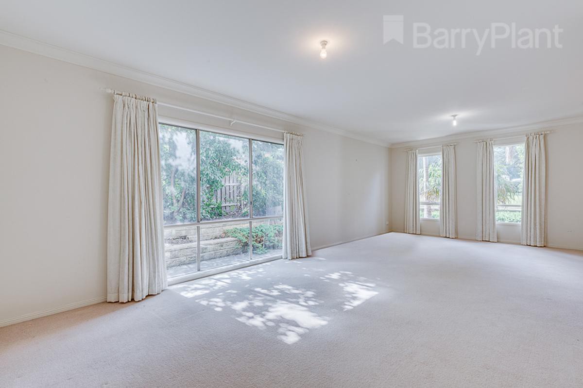 105 Yellow Gum Boulevard, Sunbury, VIC 3429 - Thumbnail 2 - 19/05/2019