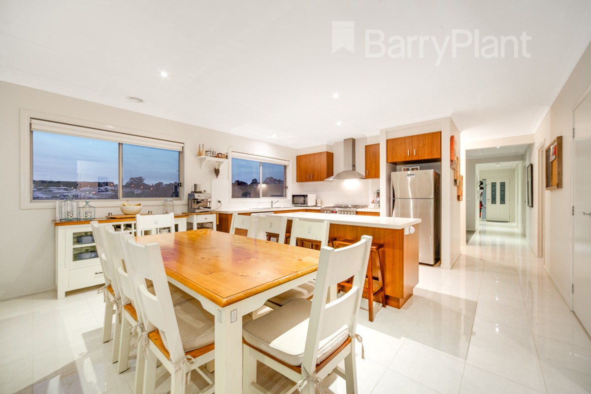 6 Kristan Court, Drouin, VIC 3818 - Thumbnail 2 - 19/05/2019