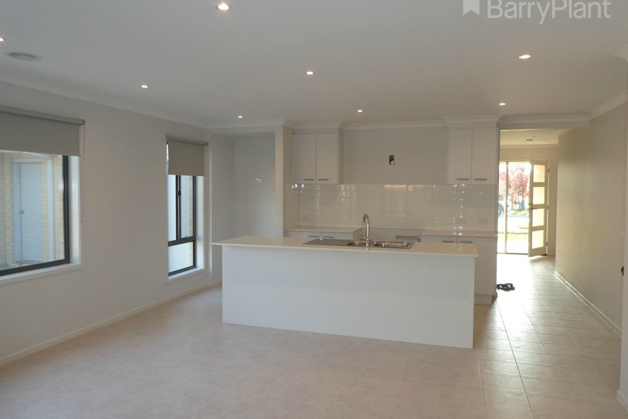 14 Caxton Close, Clyde North, VIC 3978 - Thumbnail 1 - 24/05/2019