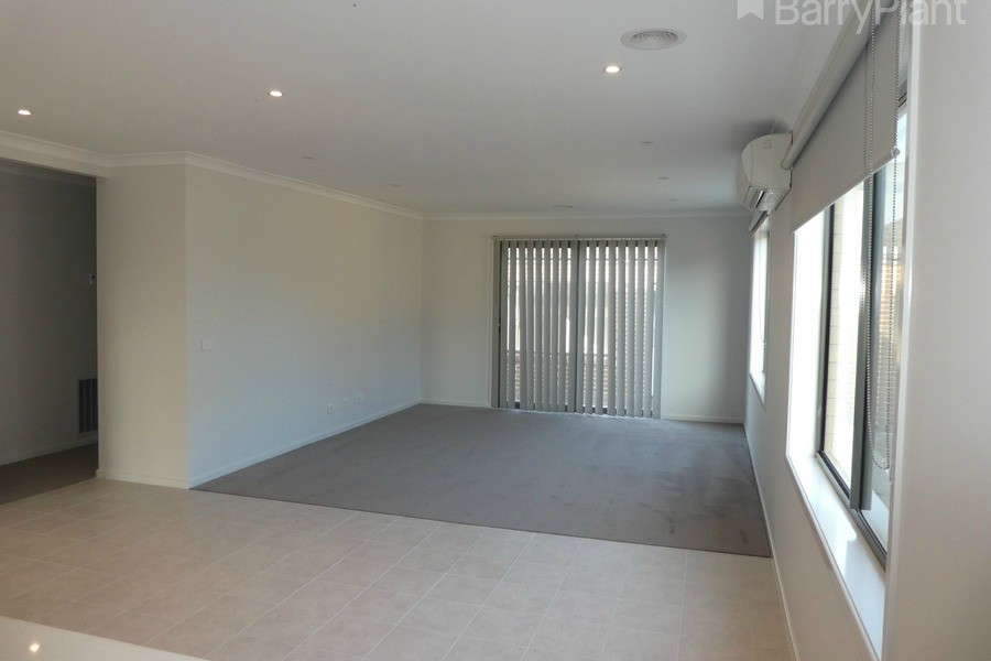 14 Caxton Close, Clyde North, VIC 3978 - Thumbnail 2 - 24/05/2019