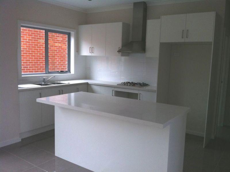 3/6 Clunes Street, Kingsbury, VIC 3083 - Thumbnail 1 - 24/05/2019