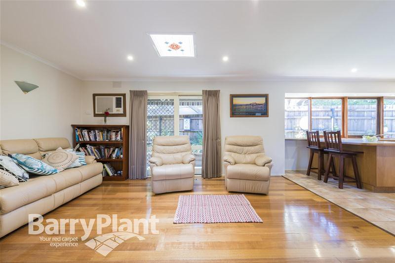 2 Rhyl Close, Endeavour Hills, VIC 3802 - Thumbnail 2 - 19/05/2019