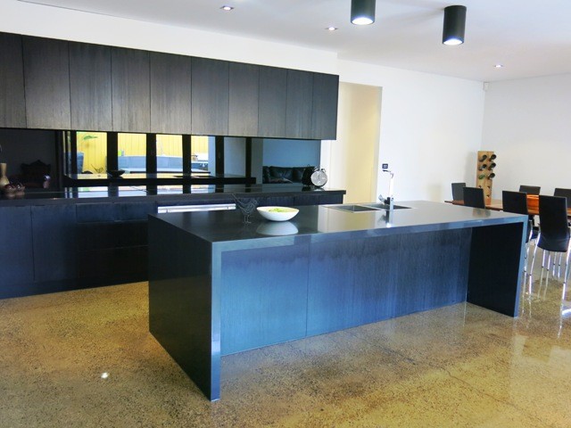 28 Tristania Drive, Point Cook, VIC 3030 - Thumbnail 2 - 24/05/2019