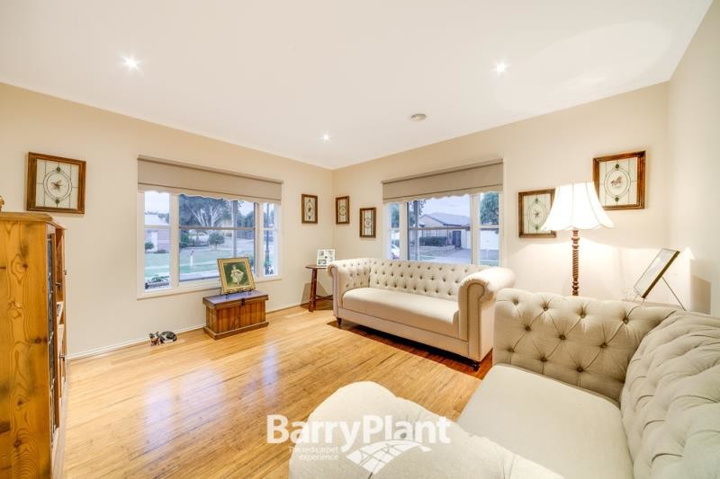 8 Killarney Crescent, Pakenham, VIC 3810 - Thumbnail 1 - 24/05/2019