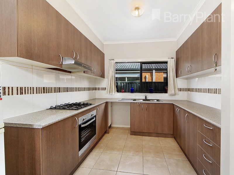 6 Duncombe Parkway, Deer Park, VIC 3023 - Thumbnail 1 - 19/05/2019