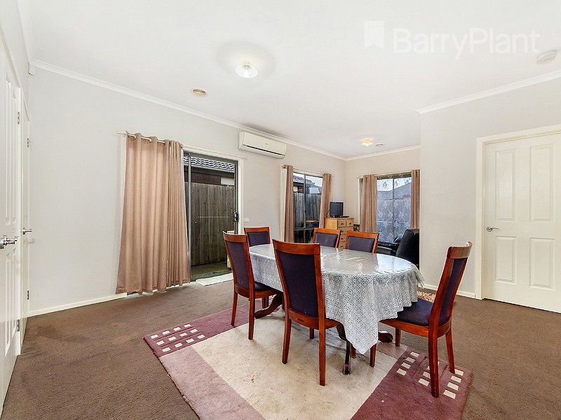 6 Duncombe Parkway, Deer Park, VIC 3023 - Thumbnail 2 - 19/05/2019