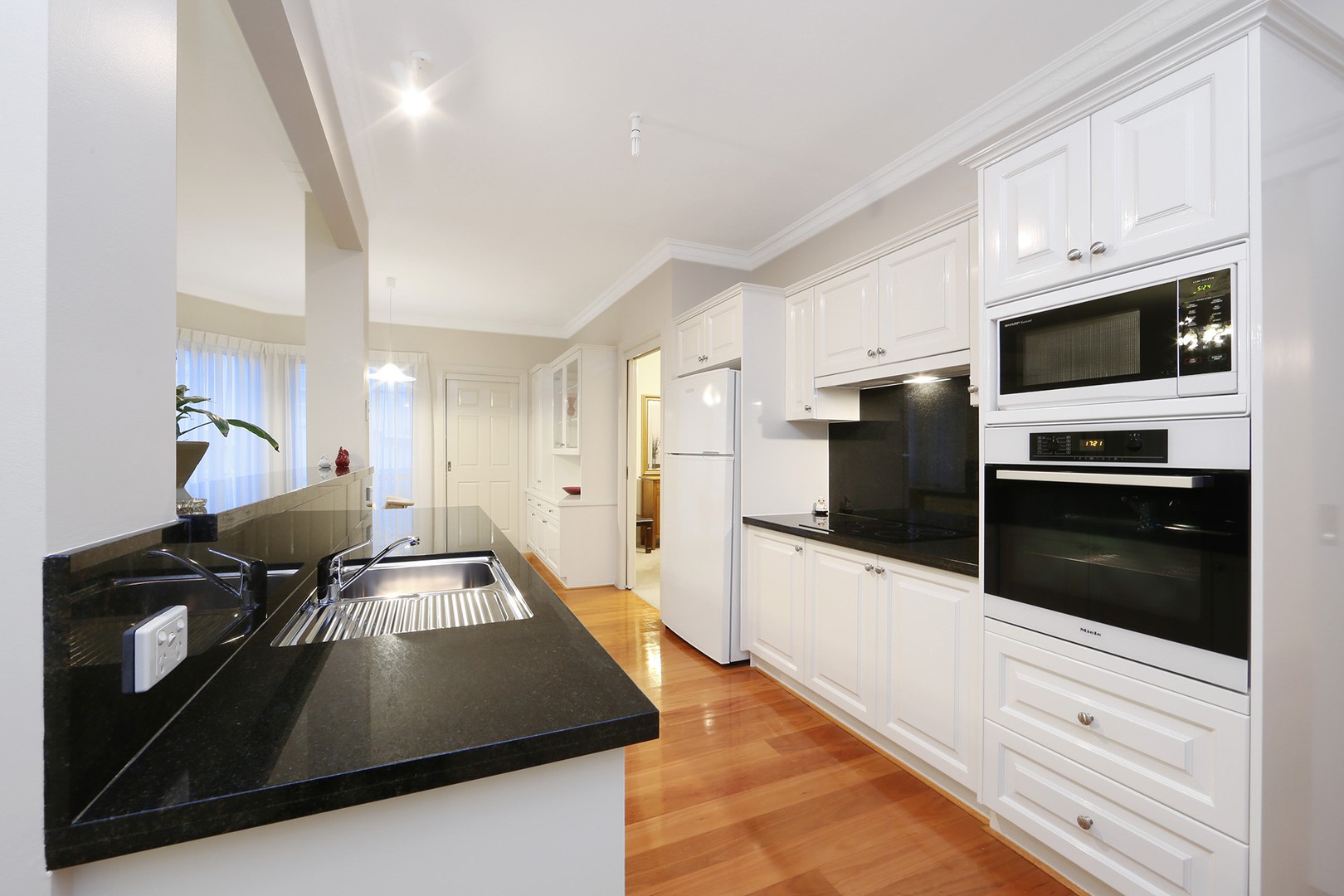 13 Shearer Drive, Rowville, VIC 3178 - Thumbnail 2 - 19/05/2019