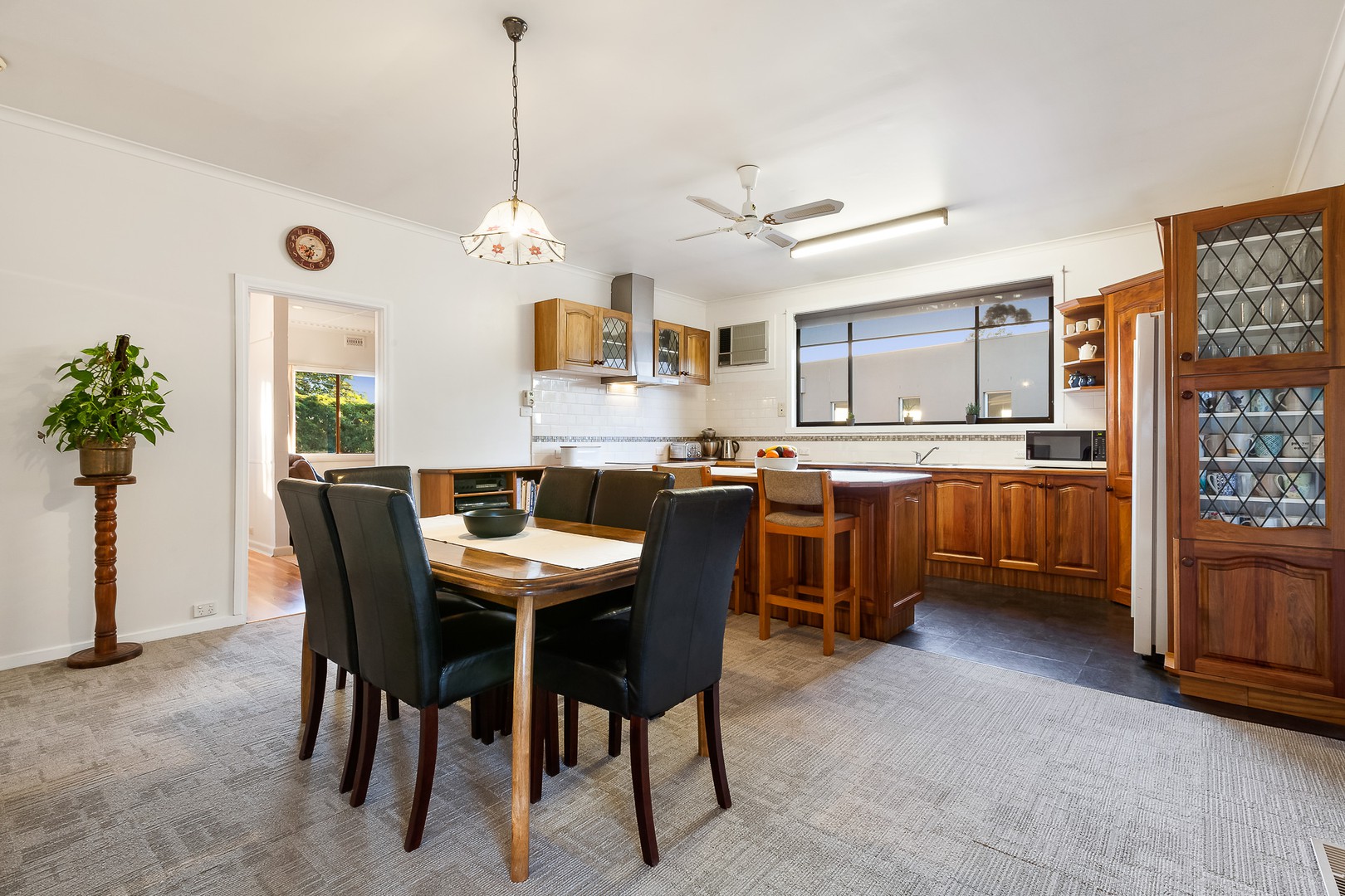 101 Napoleon Street, Eltham, VIC 3095 - Thumbnail 2 - 24/05/2019