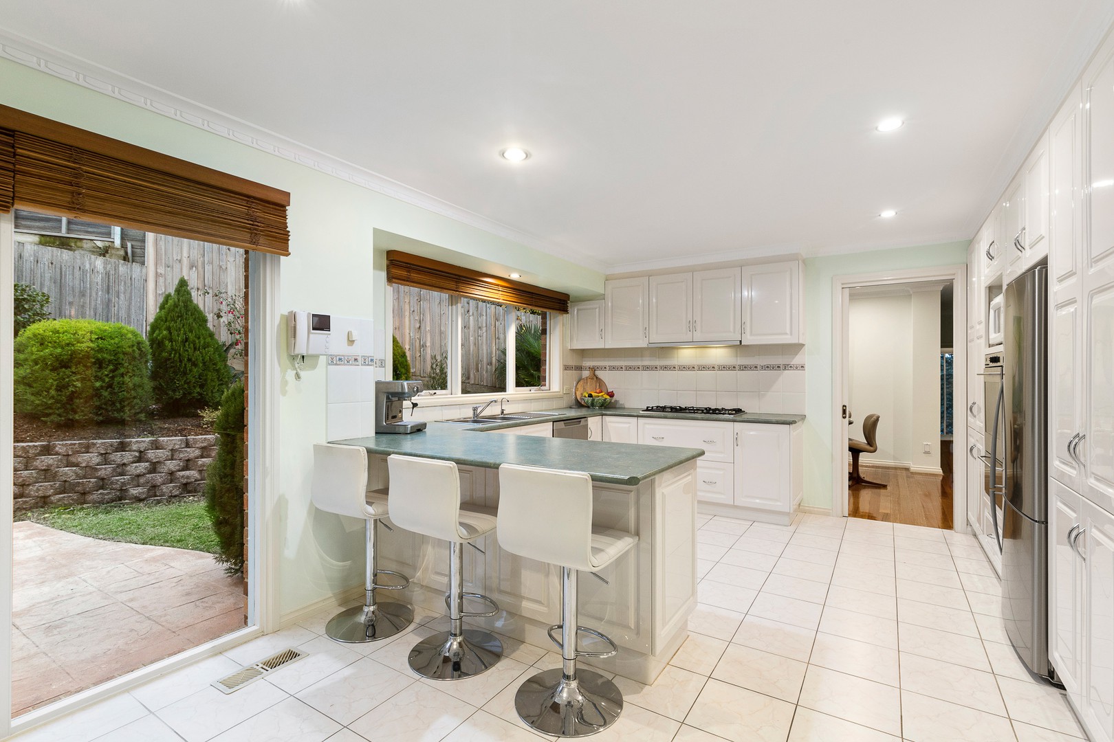 2 Greenview Close, Donvale, VIC 3111, Donvale - Thumbnail 5