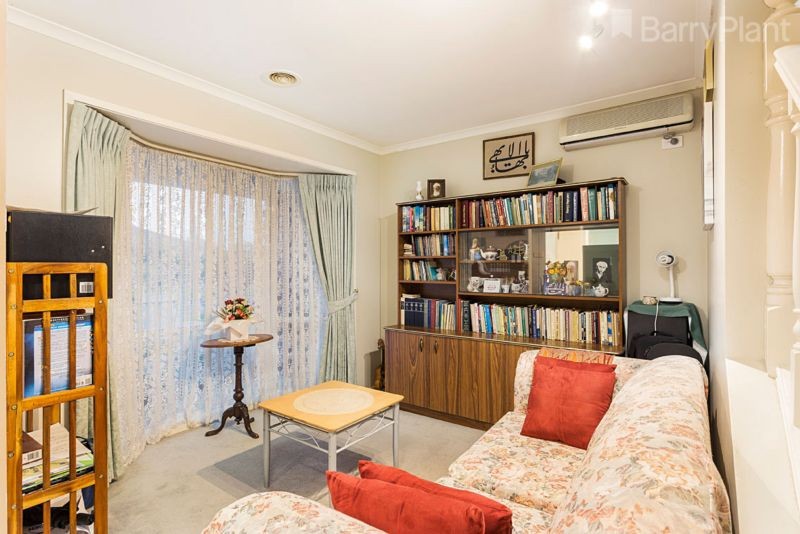 27 Newham Way, Altona Meadows, VIC 3028 - Thumbnail 1 - 19/05/2019