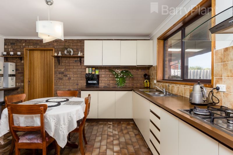 34 South Avenue, Altona Meadows, VIC 3028 - Thumbnail 2 - 19/05/2019