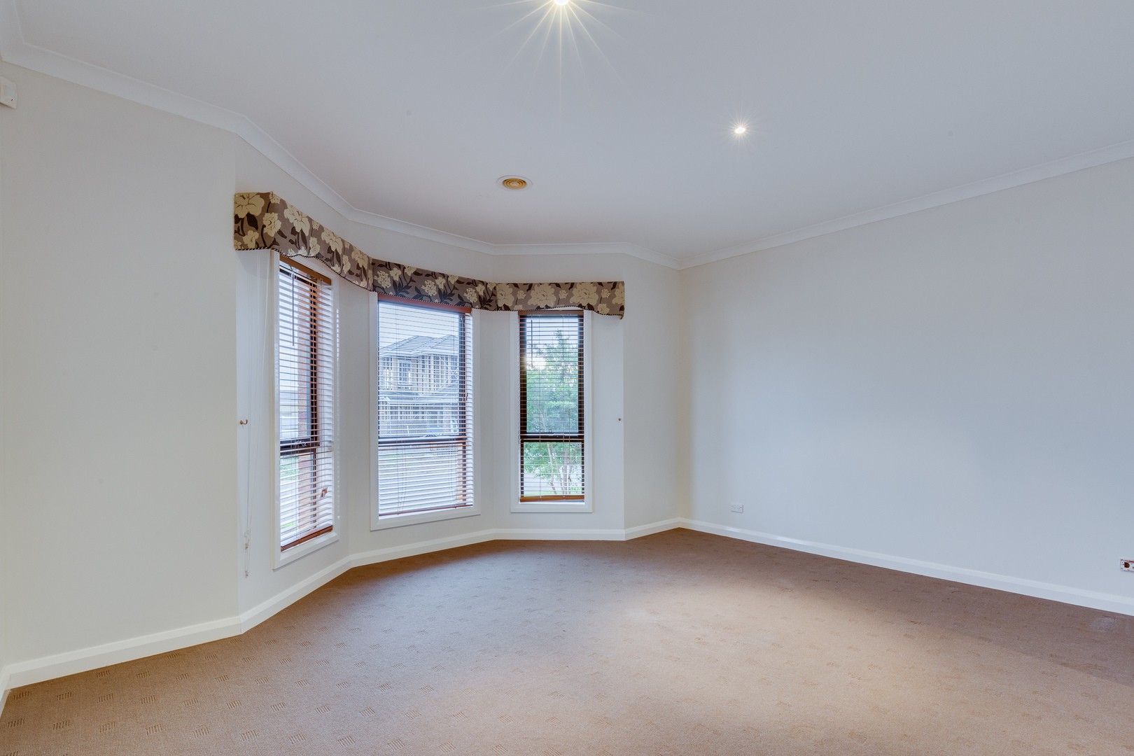 54 Timele Drive, Hillside, VIC 3037 - Thumbnail 2 - 19/05/2019
