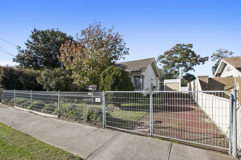 362 Hampshire Crescent, Sunshine, VIC 3020 - Thumbnail 2 - 19/05/2019