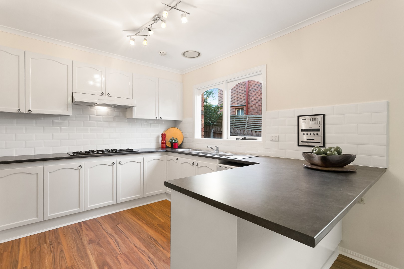 36 Henry StreetDoncaster, VIC 3108, Doncaster - Thumbnail 4