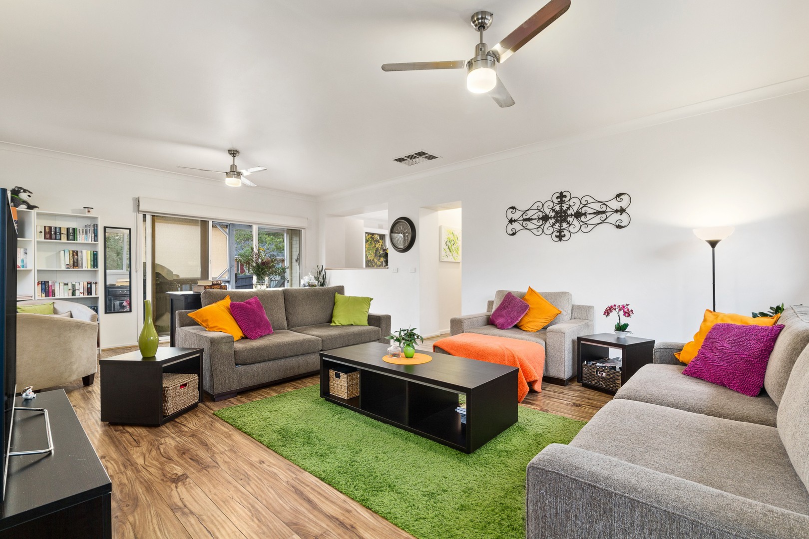 2 Valency Court, Mitcham, VIC 3132 - Thumbnail 2 - 19/05/2019