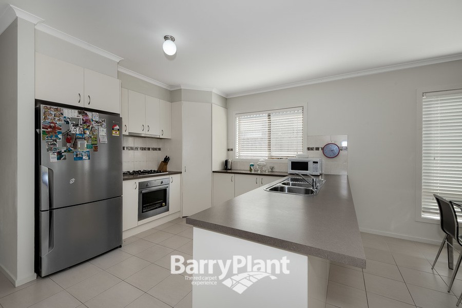 52 Sussex Avenue, Cranbourne North, VIC 3977 - Thumbnail 2 - 29/05/2017