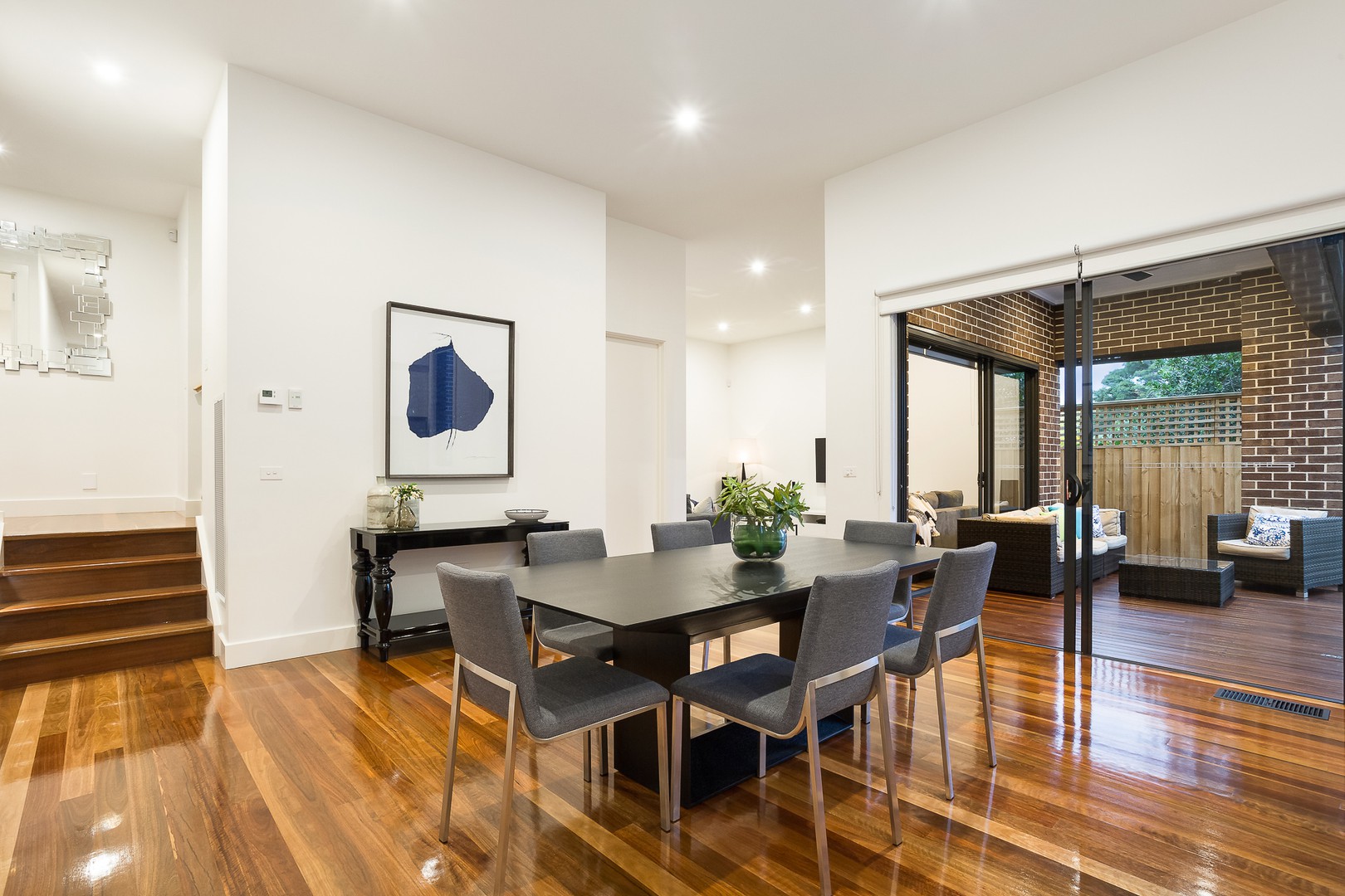2/5 Rooney StreetTemplestowe Lower, VIC 3107, Templestowe Lower - Thumbnail 3