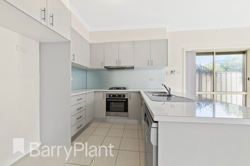 2/40 Mccubbin Way, Caroline Springs, VIC 3023 - Thumbnail 2 - 24/05/2019