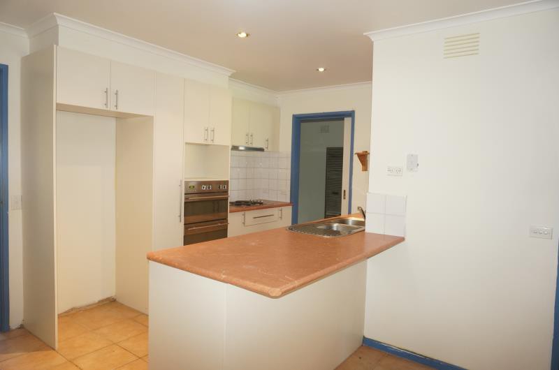 4 Melba Avenue, Sunbury, VIC 3429 - Thumbnail 1 - 24/05/2019