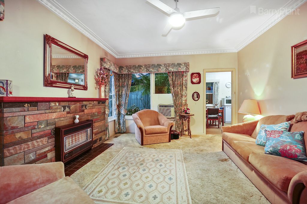 14 Vinter Avenue, Croydon, VIC 3136 - Thumbnail 2 - 19/05/2019