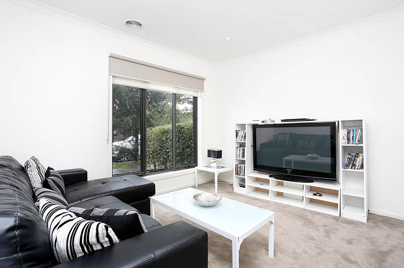 32 St Leonard Drive, South Morang, VIC 3752 - Thumbnail 2 - 19/05/2019