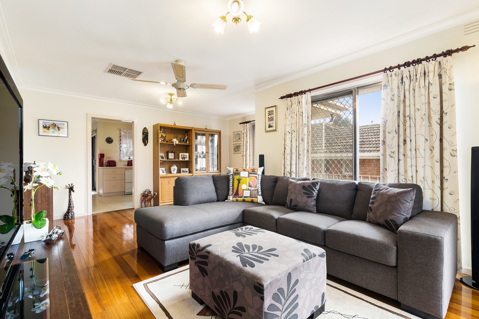 24 Sylvia StreetBlackburn South, VIC 3130, Blackburn South - Thumbnail 2