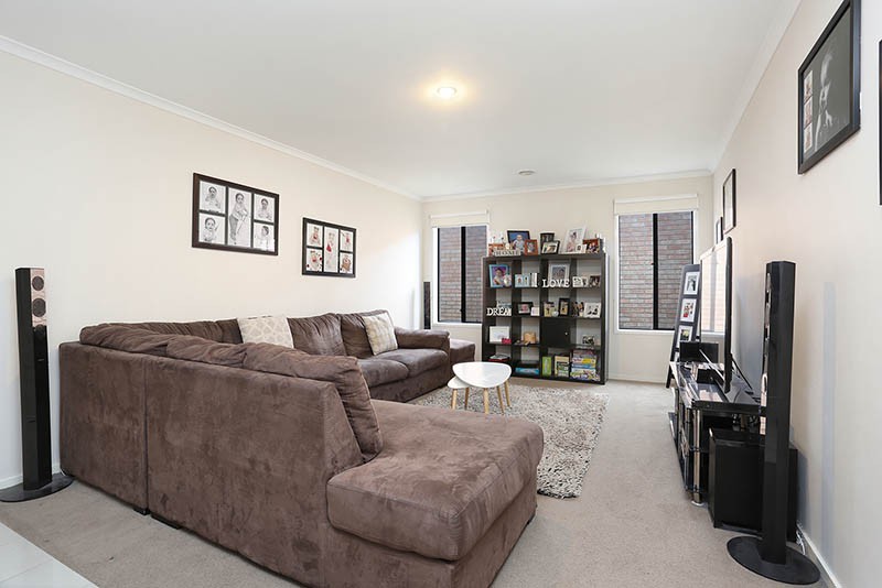 11 Coleridge Way, South Morang, VIC 3752 - Thumbnail 2 - 19/05/2019