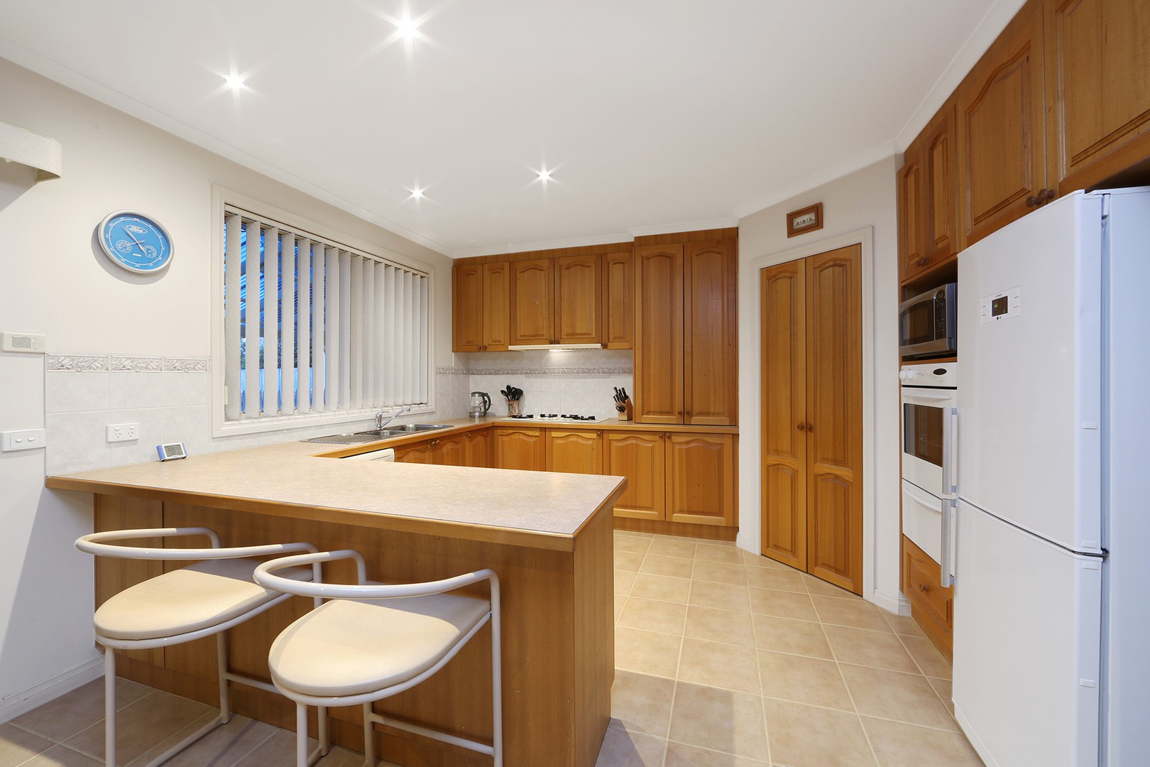 5 Mastos Place, Rowville, VIC 3178 - Thumbnail 2 - 19/05/2019