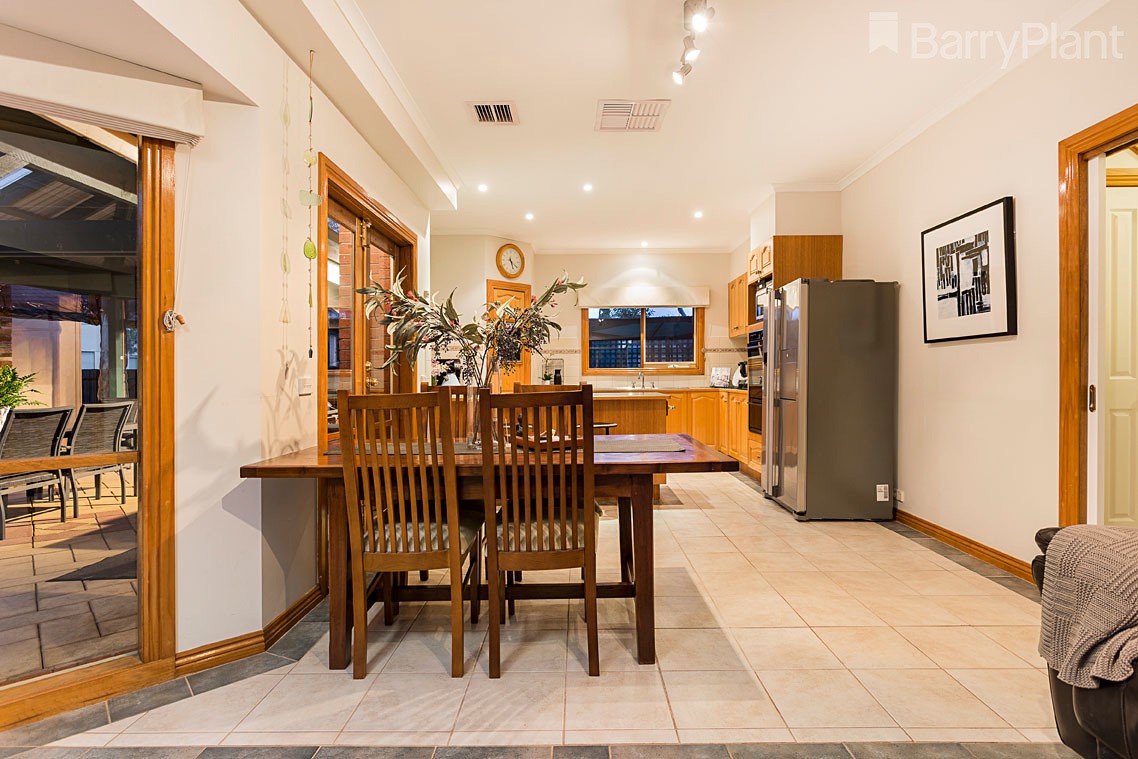 18 William Mcpherson Crescent, Seabrook, VIC 3028 - Thumbnail 2 - 19/05/2019