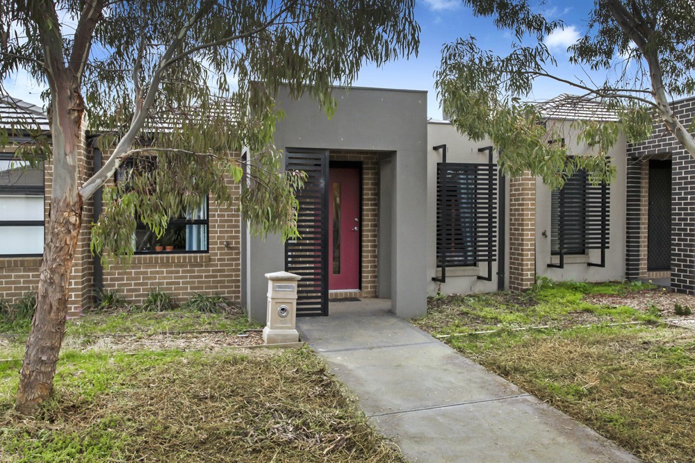 12 Peppermint Lane North, Melton, VIC 3337 - Thumbnail 1 - 24/05/2019