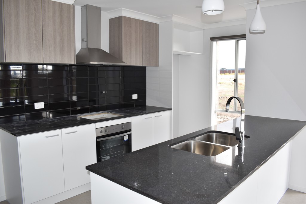 16 Mount Eliza, Wallan, VIC 3756 - Thumbnail 1 - 24/05/2019