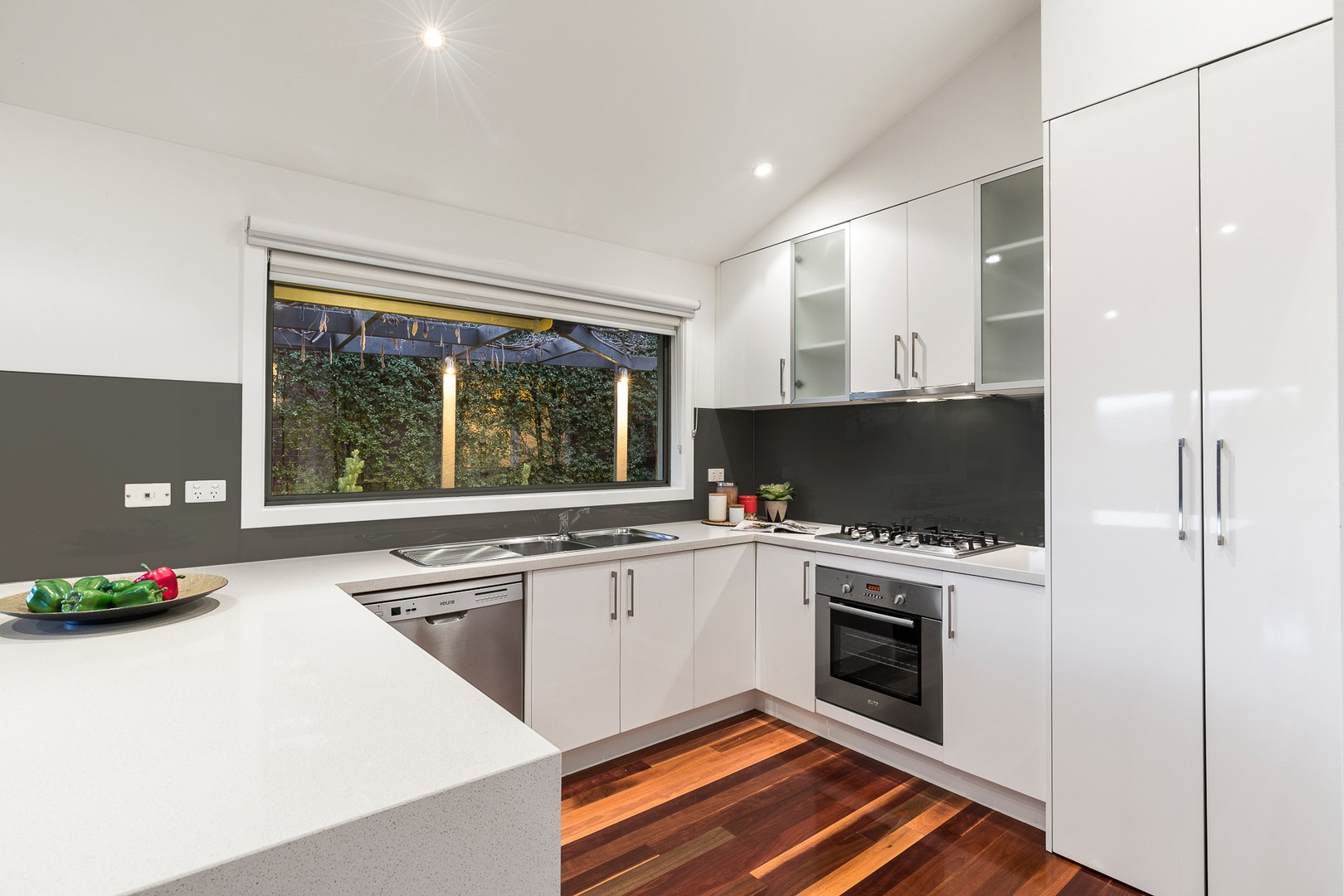 51 Jeffrey Street, Templestowe Lower, VIC 3107 - Thumbnail 2 - 19/05/2019