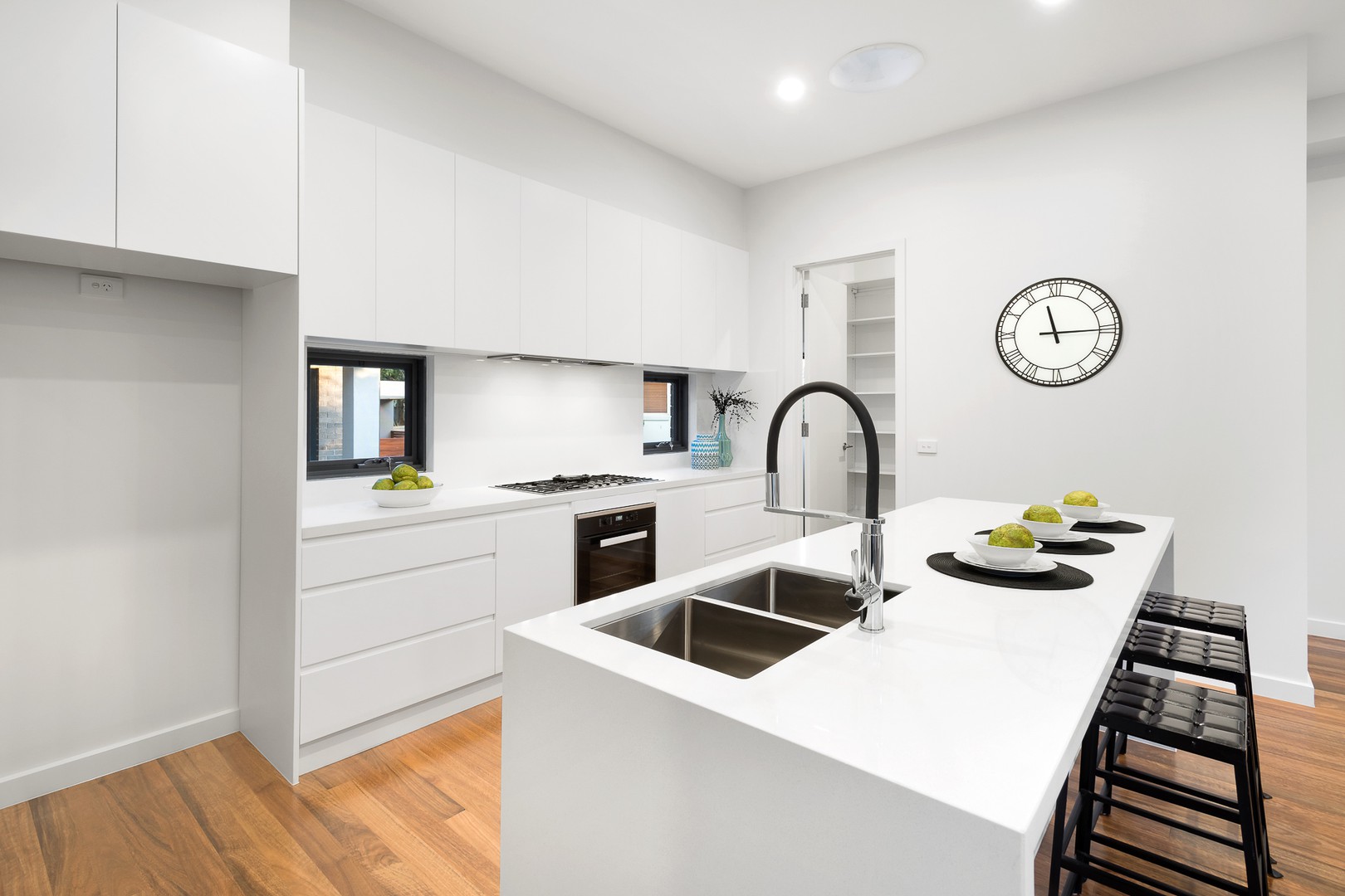 24 Mayfair AvenueTemplestowe Lower, VIC 3107, Templestowe Lower - Thumbnail 3