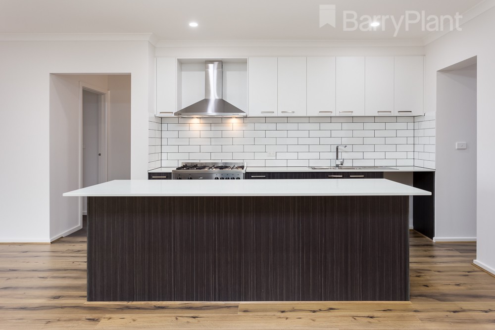 11 Willowherb Way, Point Cook, VIC 3030 - Thumbnail 2 - 24/05/2019