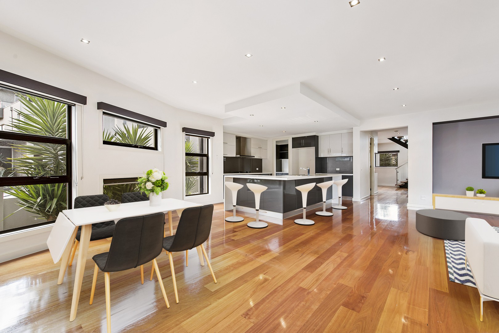 25 Coppin Lane, Caroline Springs, VIC 3023 - Thumbnail 2 - 19/05/2019