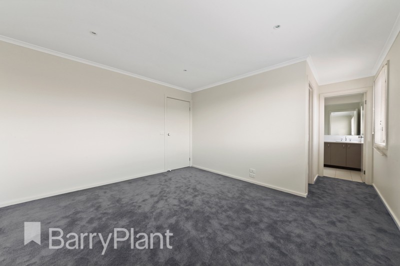 48 Amberlea Circuit, Taylors Hill, VIC 3037 - Thumbnail 2 - 24/05/2019