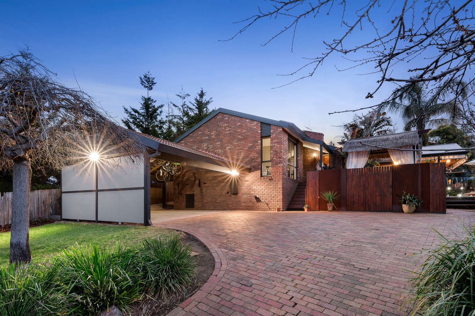 6 Lisa CloseDoncaster East, VIC 3109, Doncaster East - Thumbnail 2