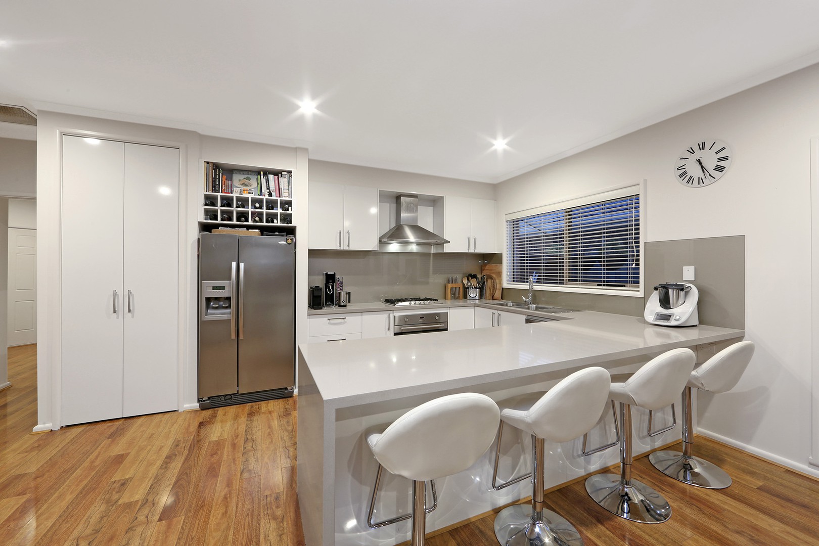 29 Laanecoorie Drive, Lysterfield, VIC 3156 - Thumbnail 2 - 19/05/2019