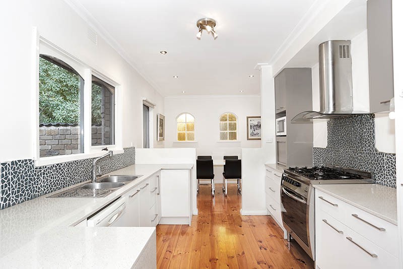 10 Rhonda Street, Mount Waverley, VIC 3149 - Thumbnail 1 - 19/05/2019