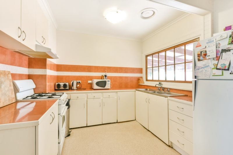 10 Georgia Grove, Corio, VIC 3214 - Thumbnail 2 - 19/05/2019